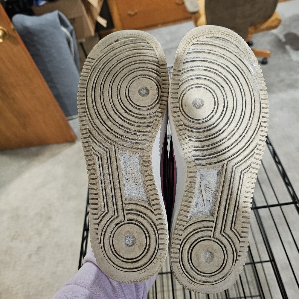 Nike Shoes - Picture 4 of 11